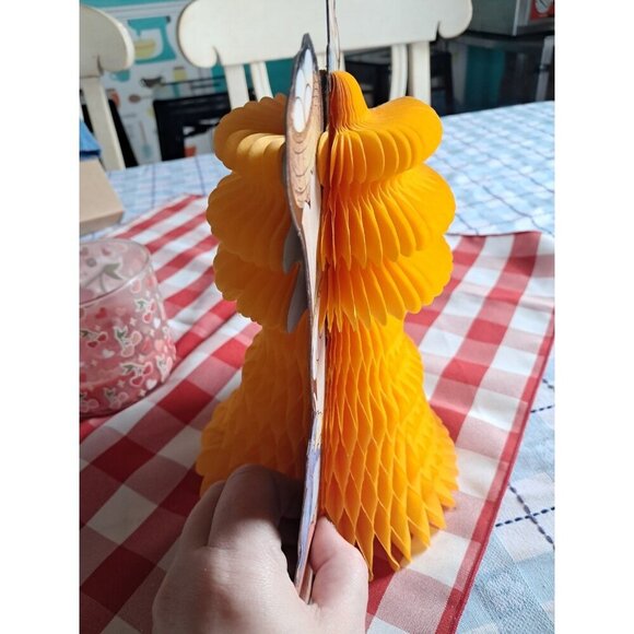 Rare Vintage Scarecrow Honeycomb Halloween Pumpkin Table Decoration 8" X 10 1/2" - Picture 3 of 3